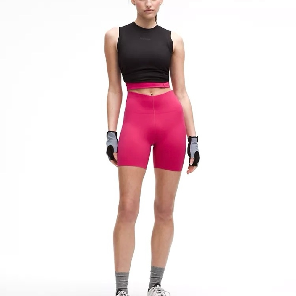 (A13) lululemon Glow Up Super-High-Rise Short 6", in Raspberry Coulis, Sz 6, NWT